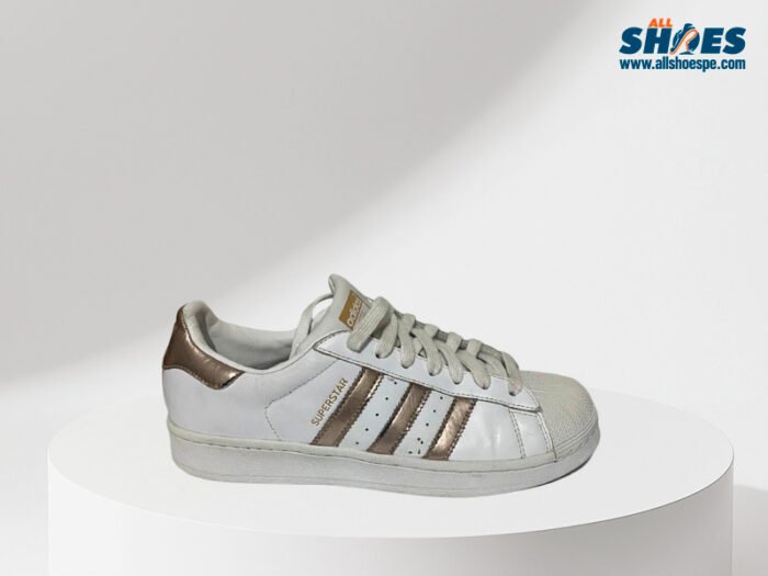 Adidas Superstar | Blanco y Dorado – Talla 40